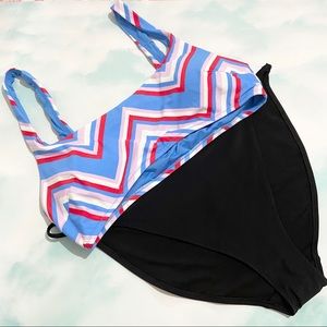 NWOT! AERIE Chevron and Black Swimsuit Set XL top and XXL bottom
